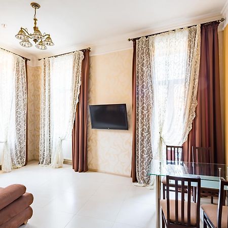 Leogrand Apartments On Doroshenka Street 1 Львов Экстерьер фото