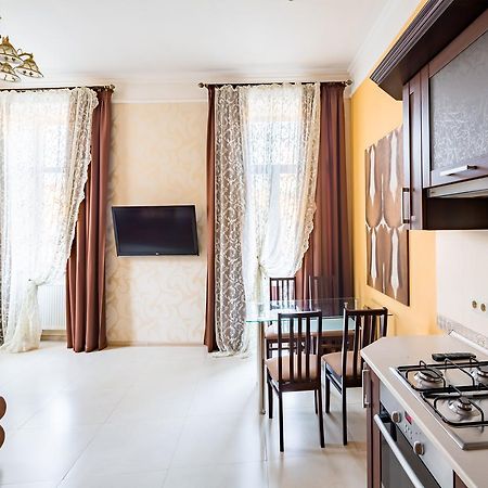 Leogrand Apartments On Doroshenka Street 1 Львов Экстерьер фото