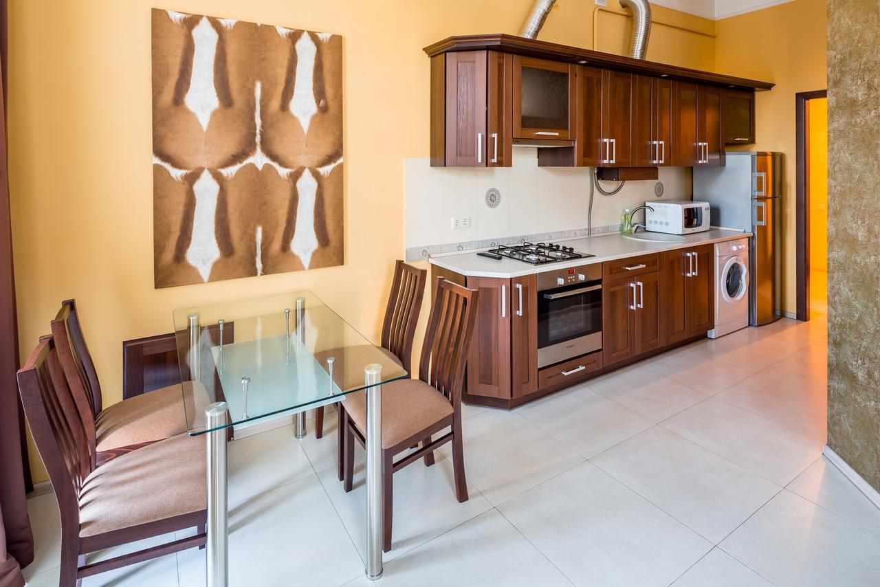 Leogrand Apartments On Doroshenka Street 1 Львов Экстерьер фото